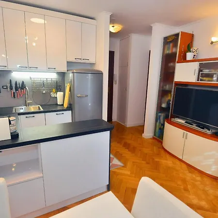 One Bedroom Terrace Parking