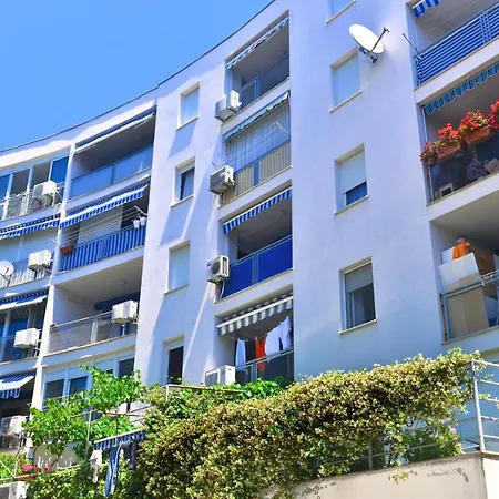 One Bedroom Terrace Parking * Split