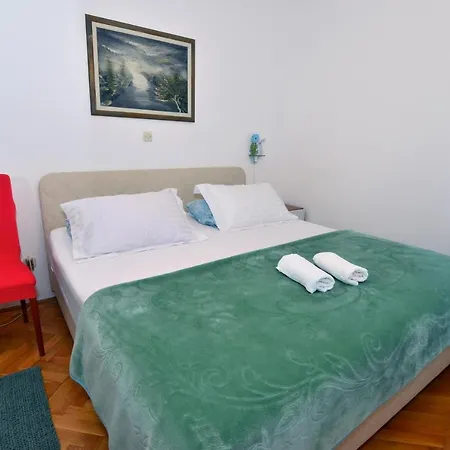 One Bedroom Terrace Parking