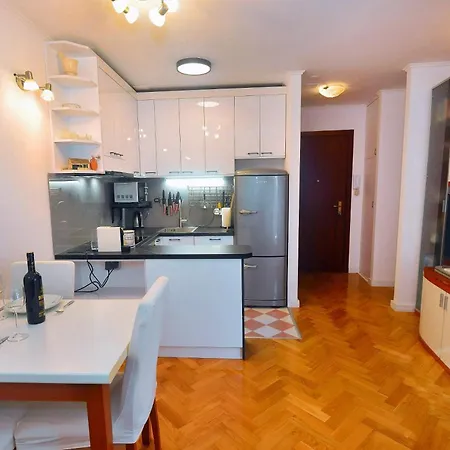 One Bedroom Terrace Parking * Split