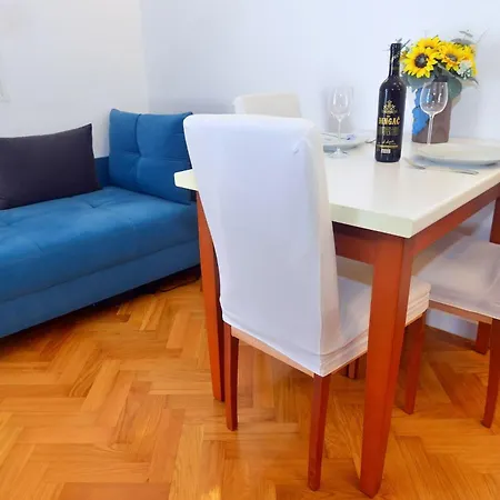 One Bedroom Terrace Parking Apartment